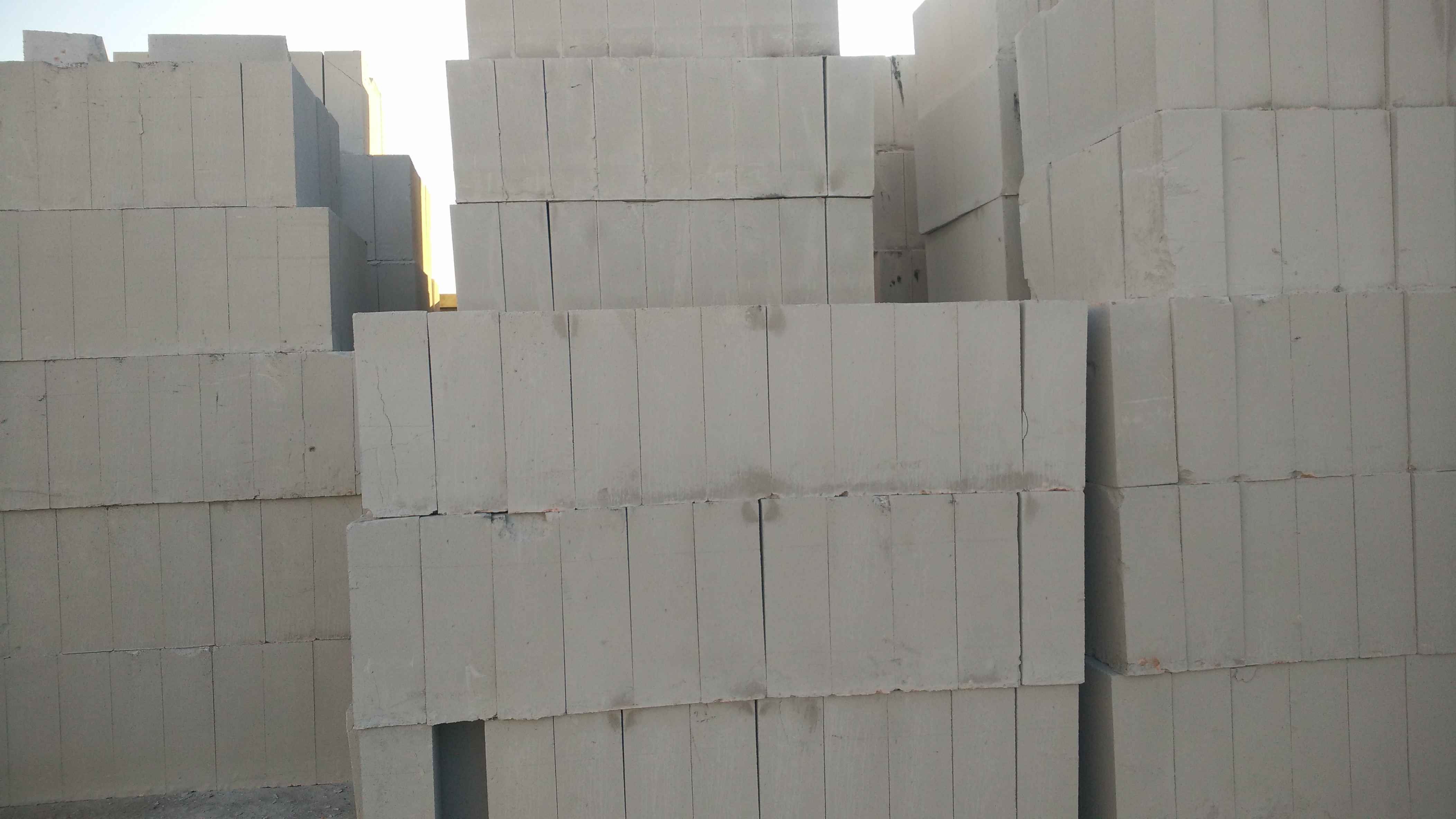 蒸壓加氣混凝土砌塊 現(xiàn)代建筑中的綠色節(jié)能材料